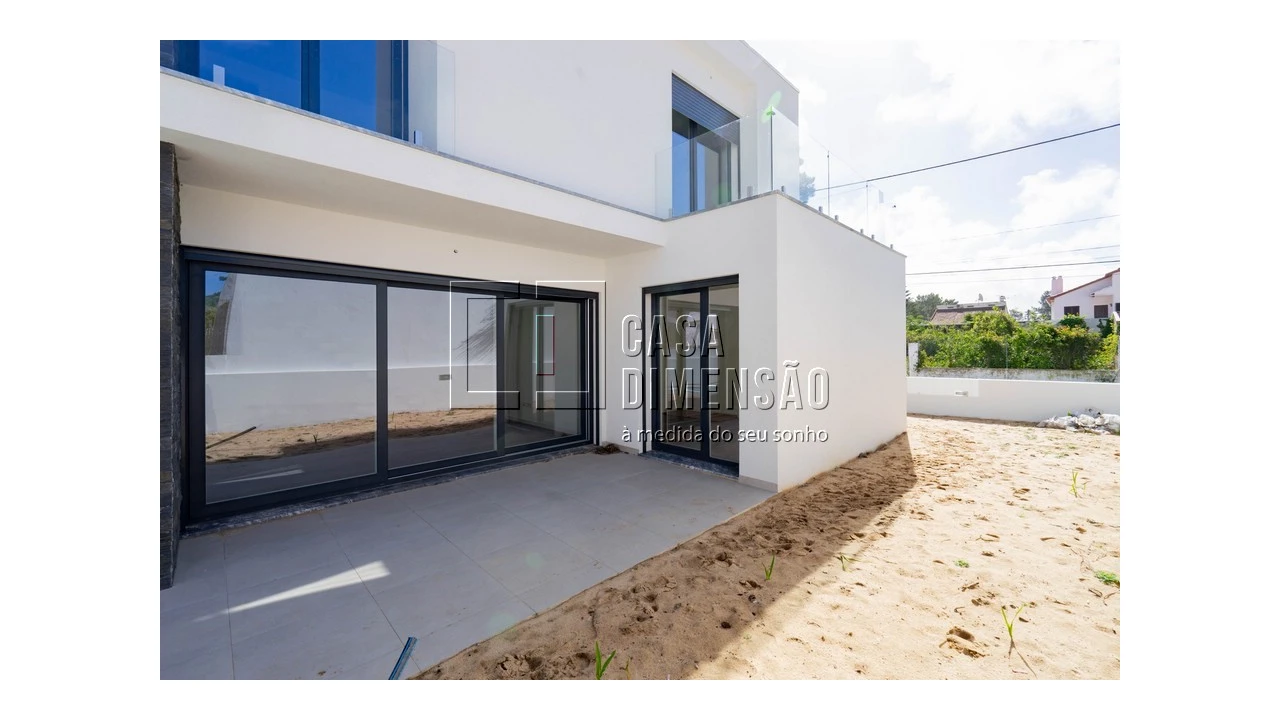 Moradia T4 para Venda em Charneca de Caparica e Sobreda Foto 50
