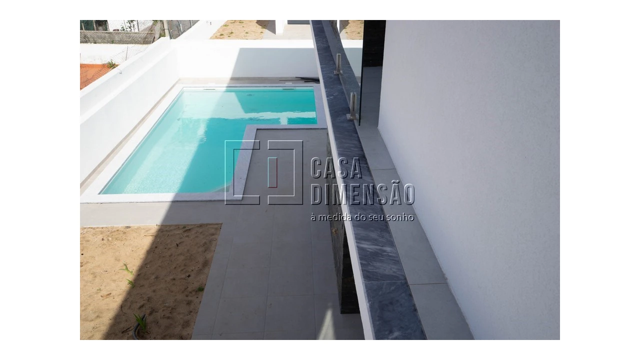 Moradia T4 para Venda em Charneca de Caparica e Sobreda Foto 61