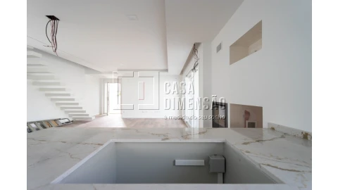Moradia T4 para Venda em Charneca de Caparica e Sobreda