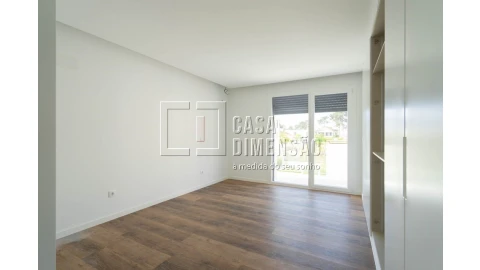 Moradia T4 para Venda em Charneca de Caparica e Sobreda