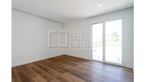 Moradia T4 para Venda em Charneca de Caparica e Sobreda