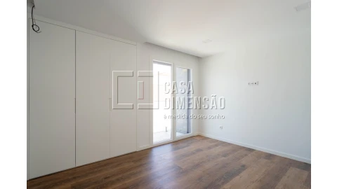 Moradia T4 para Venda em Charneca de Caparica e Sobreda