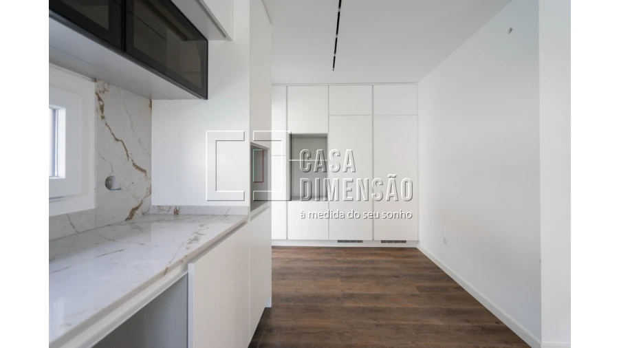 Moradia T4 para Venda em Charneca de Caparica e Sobreda Foto 11