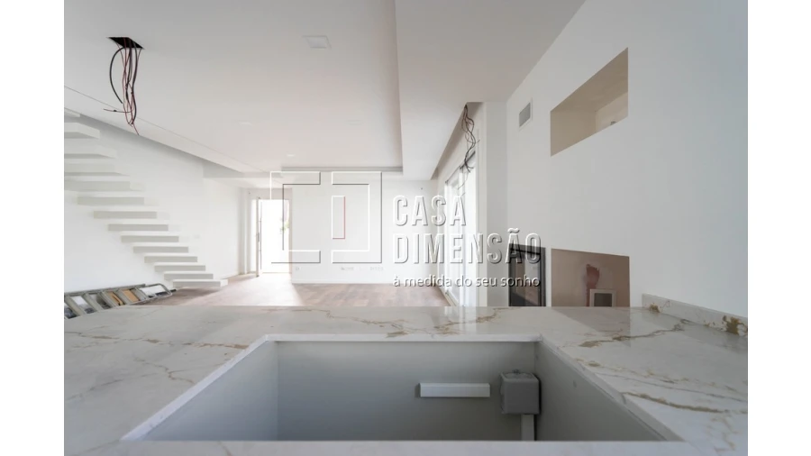 Moradia T4 para Venda em Charneca de Caparica e Sobreda Foto 16