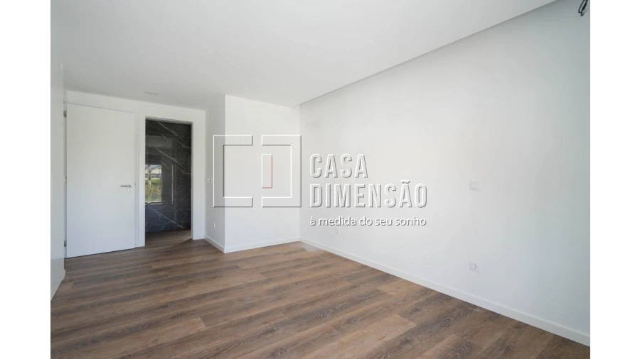 Moradia T4 para Venda em Charneca de Caparica e Sobreda Foto 30