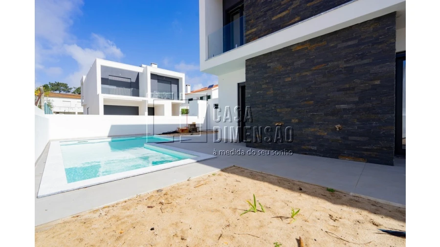 Moradia T4 para Venda em Charneca de Caparica e Sobreda Foto 52