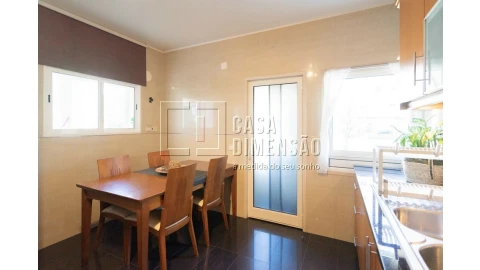 Apartamento para Venda em Carnaxide e Queijas