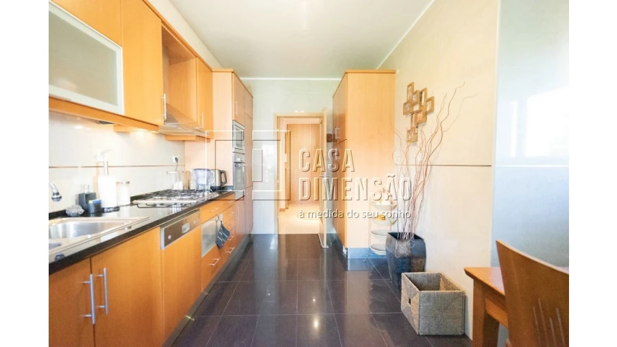 Apartamento para Venda em Carnaxide e Queijas Foto 17