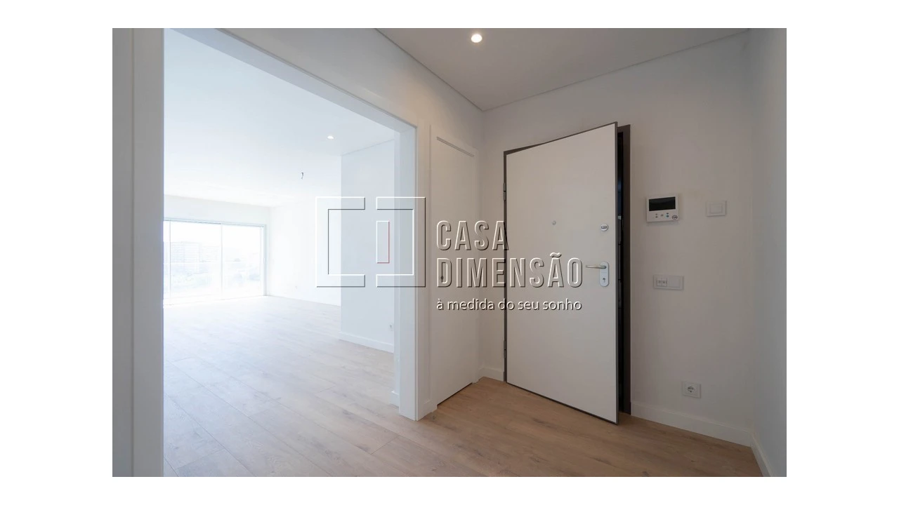 Apartamento T2 para Venda em Carnaxide e Queijas Foto 3