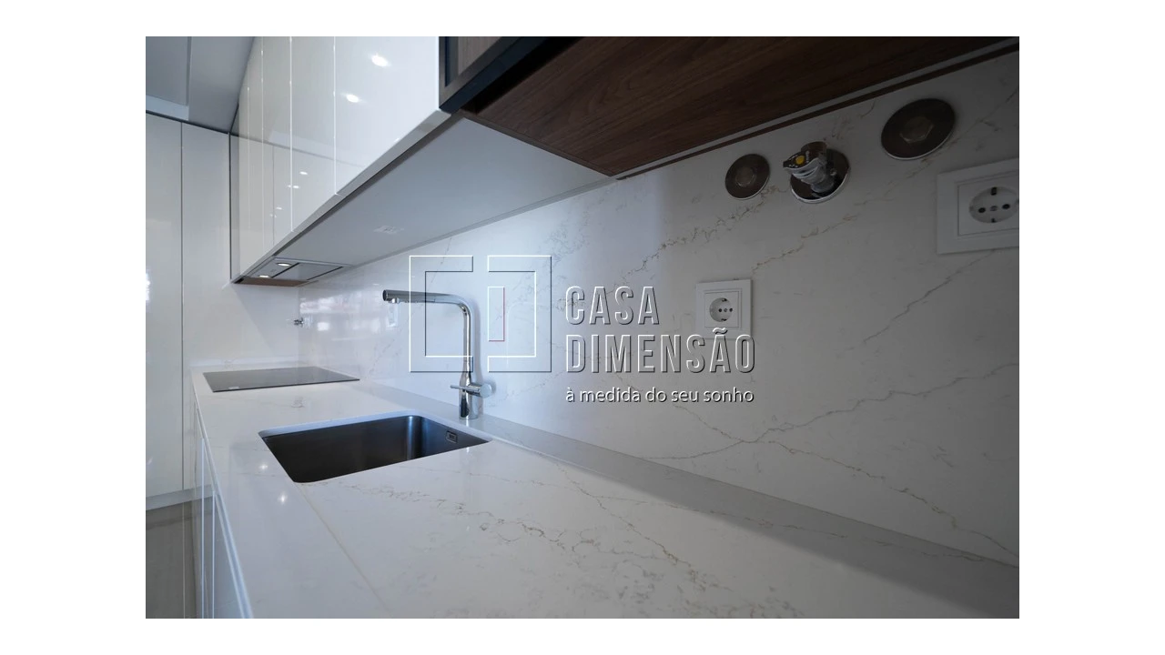 Apartamento T2 para Venda em Carnaxide e Queijas Foto 19