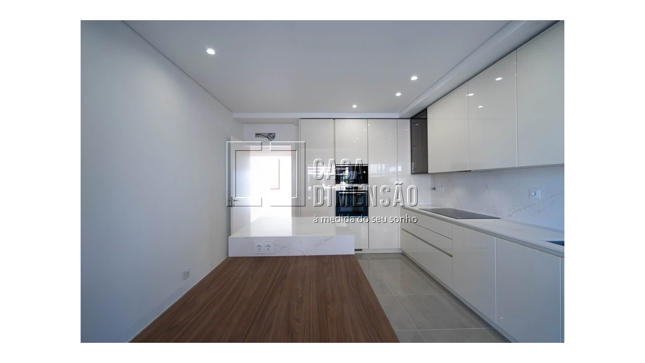 Apartamento T2 para Venda em Carnaxide e Queijas Foto 24