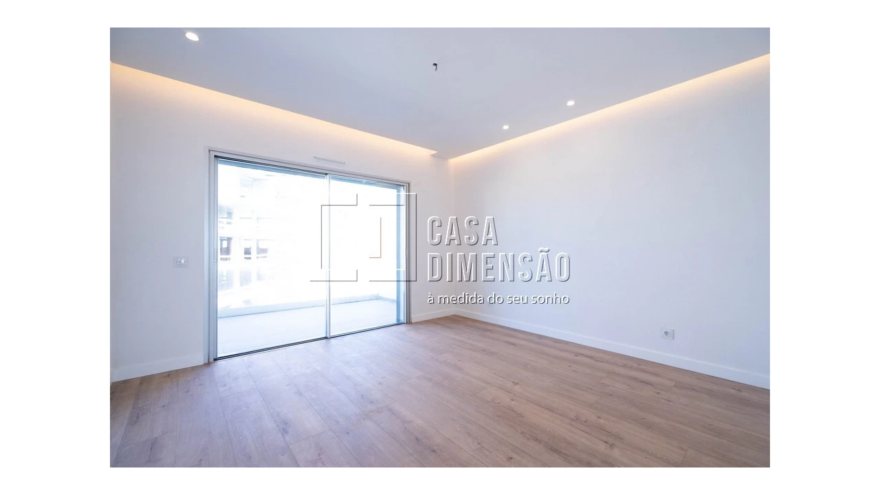 Apartamento T2 para Venda em Carnaxide e Queijas Foto 35