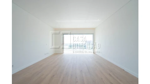 Apartamento T2 para Venda em Carnaxide e Queijas