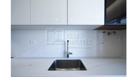 Apartamento T2 para Venda em Carnaxide e Queijas