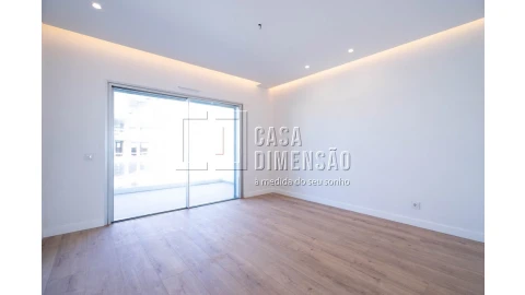Apartamento T2 para Venda em Carnaxide e Queijas