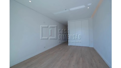 Apartamento T2 para Venda em Carnaxide e Queijas