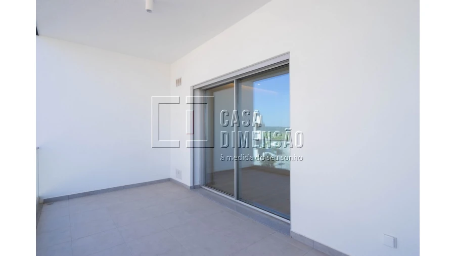 Apartamento T2 para Venda em Carnaxide e Queijas Foto 38