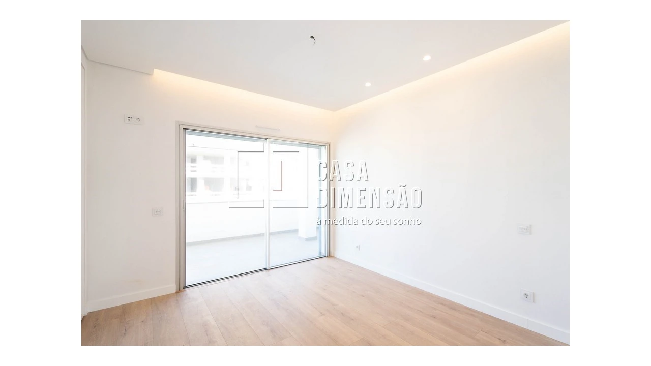 Apartamento T3 para Venda em Carnaxide e Queijas Foto 26