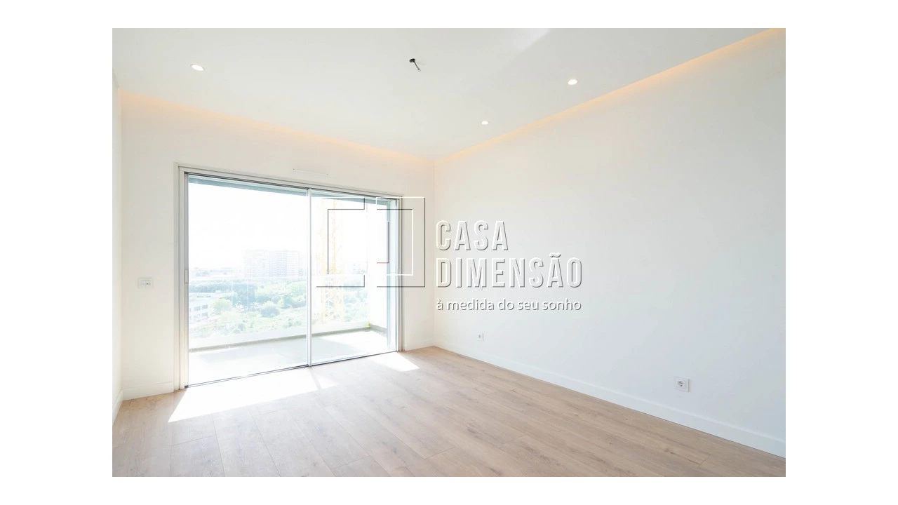 Apartamento T3 para Venda em Carnaxide e Queijas Foto 36