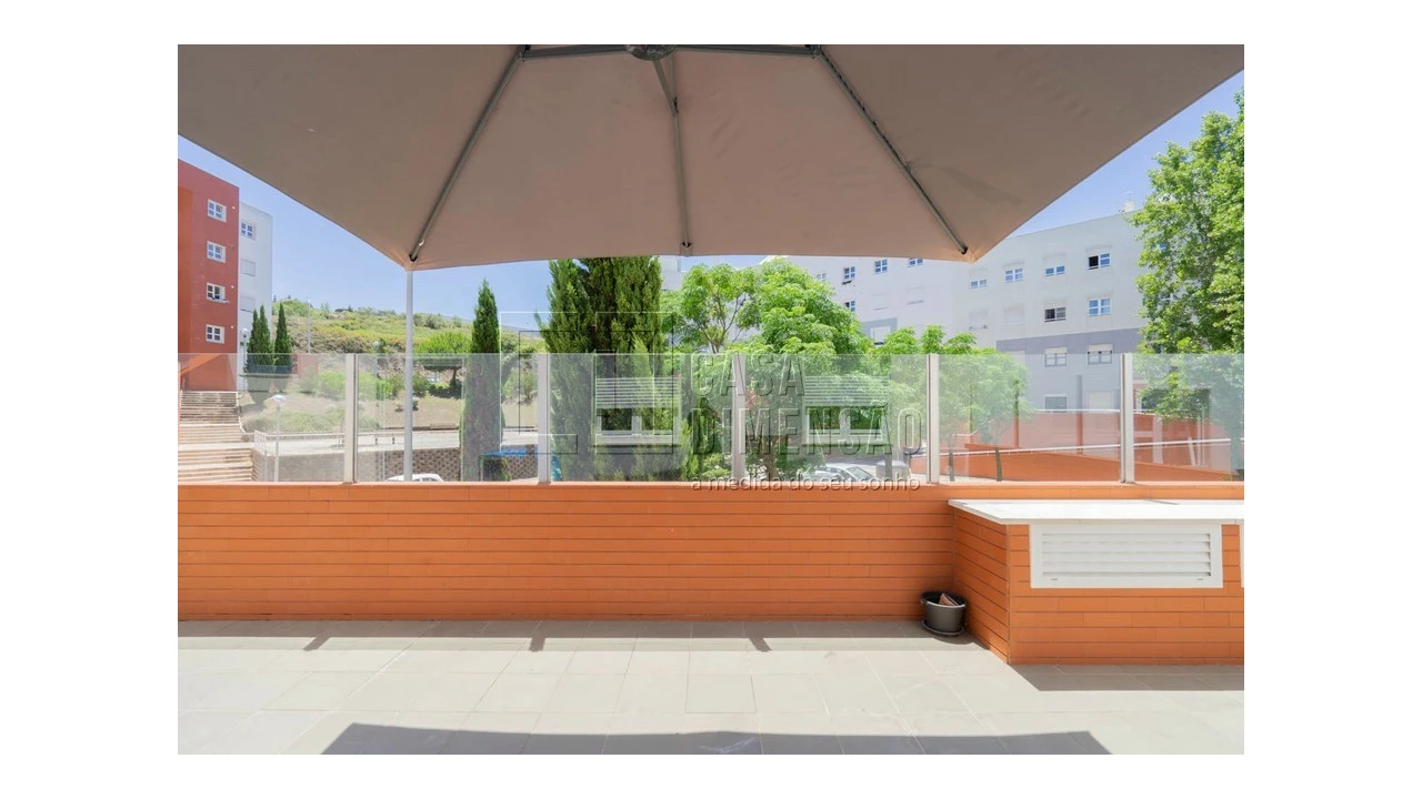 Apartamento T1 para Venda em Carnaxide e Queijas Foto 1