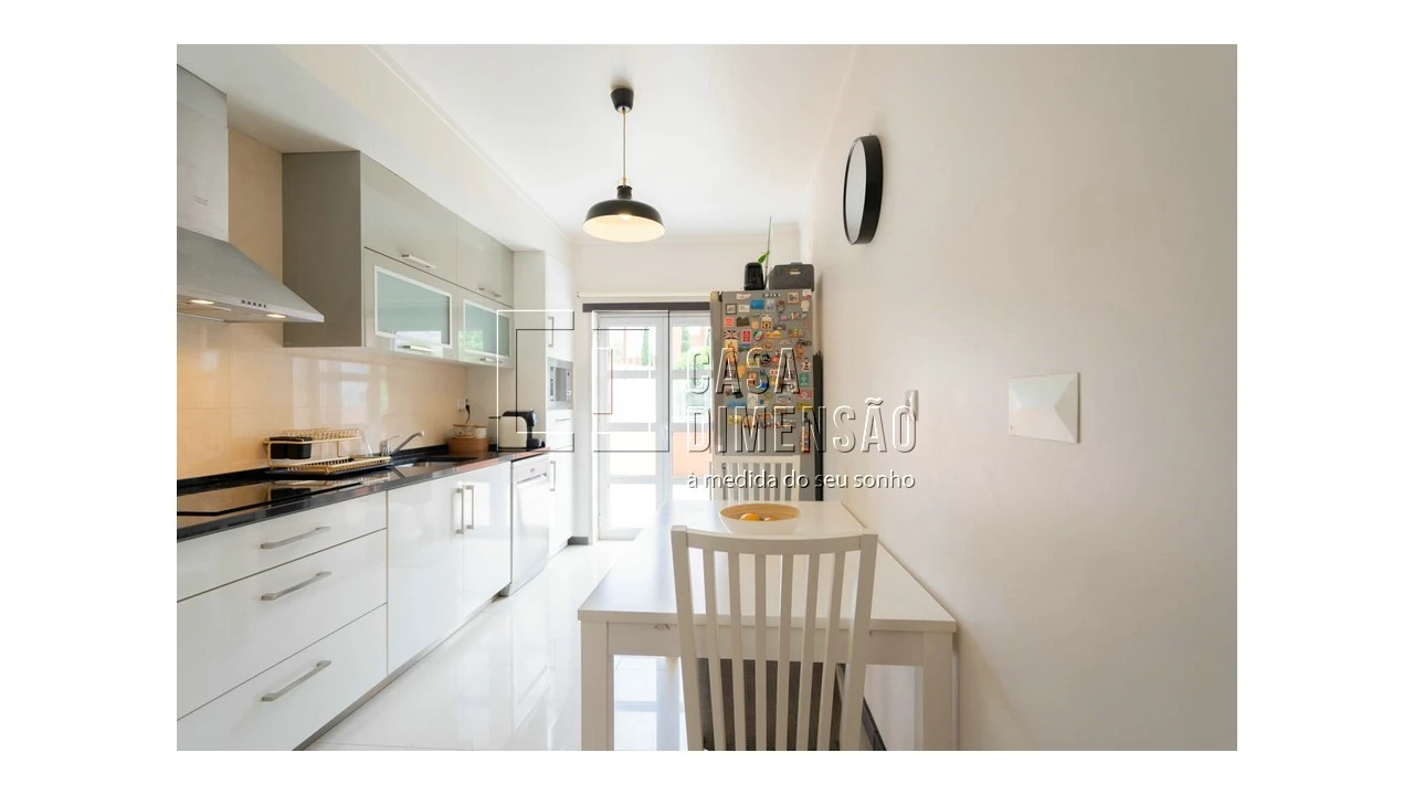 Apartamento T1 para Venda em Carnaxide e Queijas Foto 22