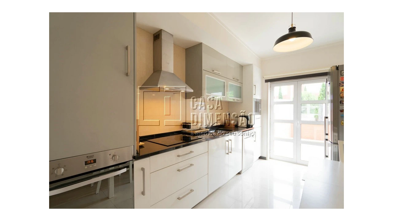 Apartamento T1 para Venda em Carnaxide e Queijas Foto 24