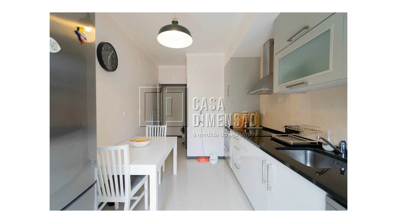 Apartamento T1 para Venda em Carnaxide e Queijas Foto 29