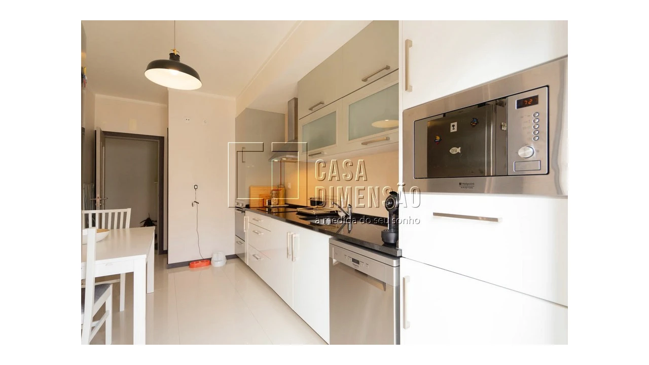 Apartamento T1 para Venda em Carnaxide e Queijas Foto 31