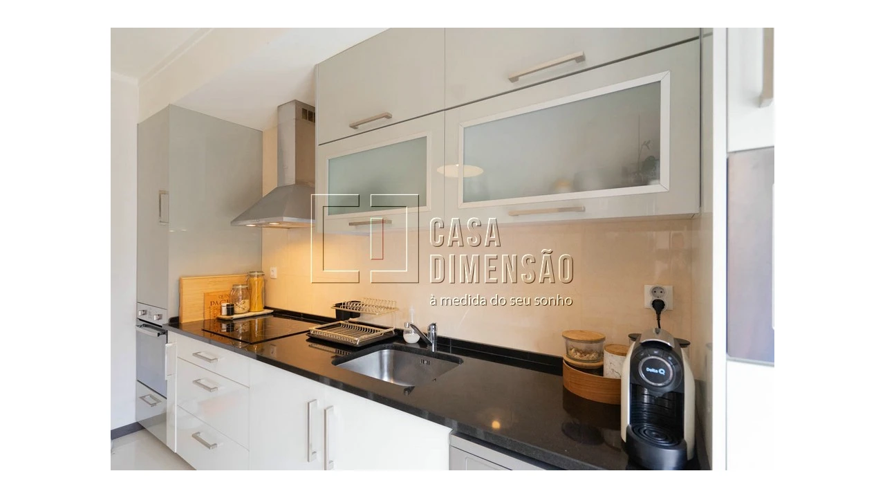 Apartamento T1 para Venda em Carnaxide e Queijas Foto 32