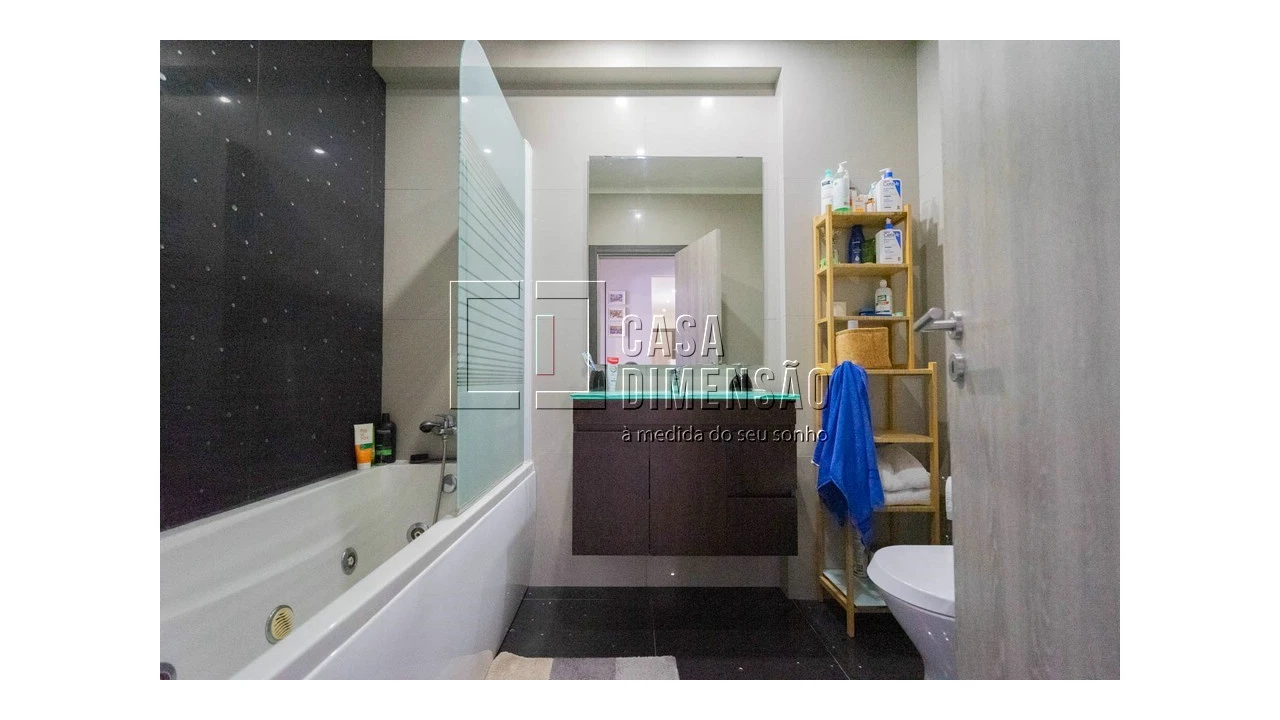 Apartamento T1 para Venda em Carnaxide e Queijas Foto 42