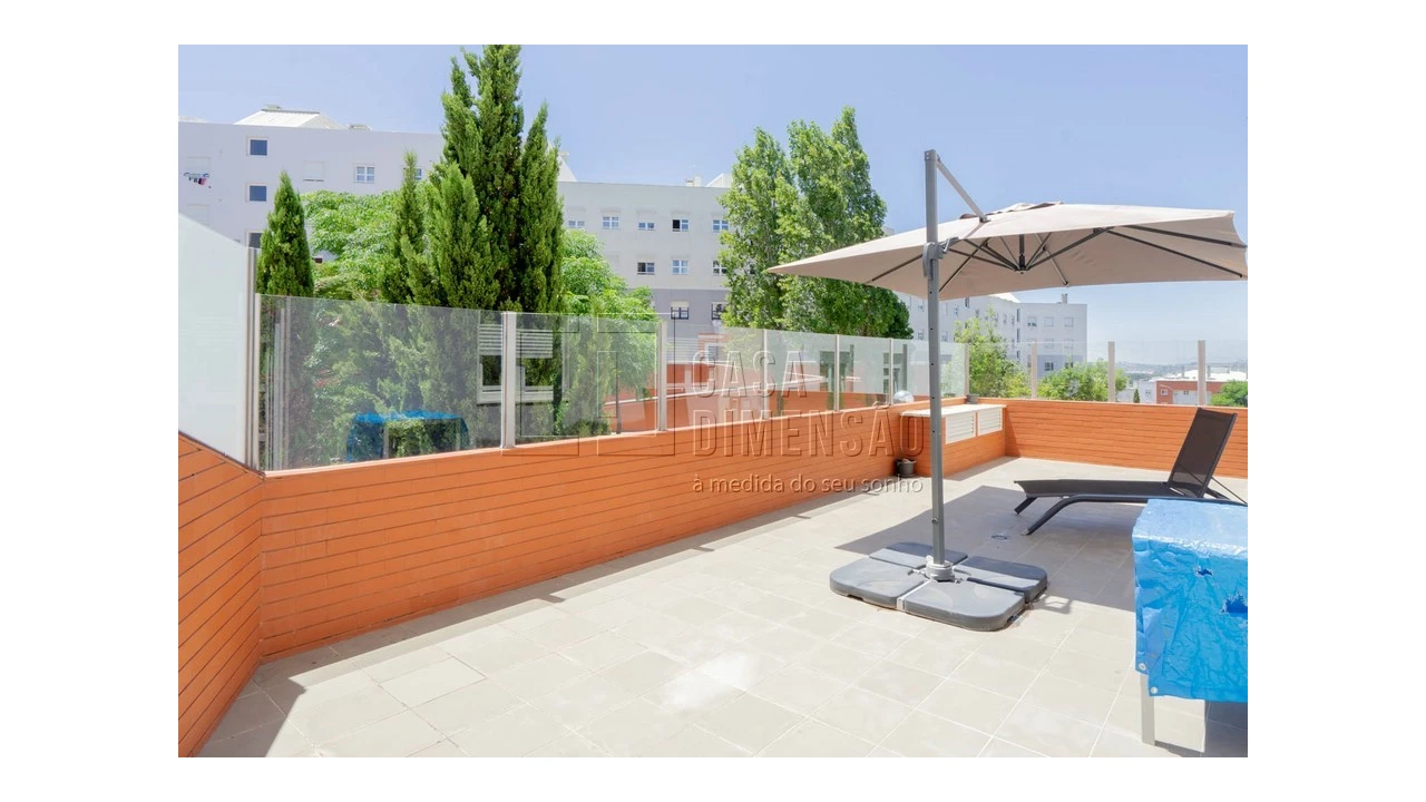 Apartamento T1 para Venda em Carnaxide e Queijas Foto 2