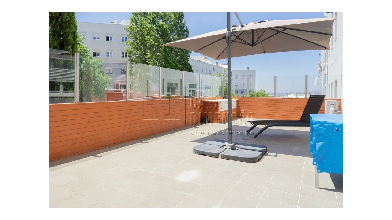 Apartamento T1 para Venda em Carnaxide e Queijas Foto 47
