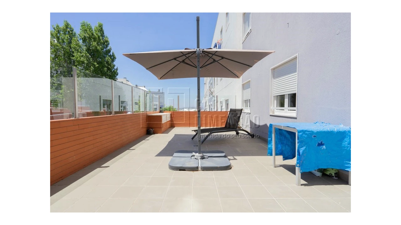 Apartamento T1 para Venda em Carnaxide e Queijas Foto 48