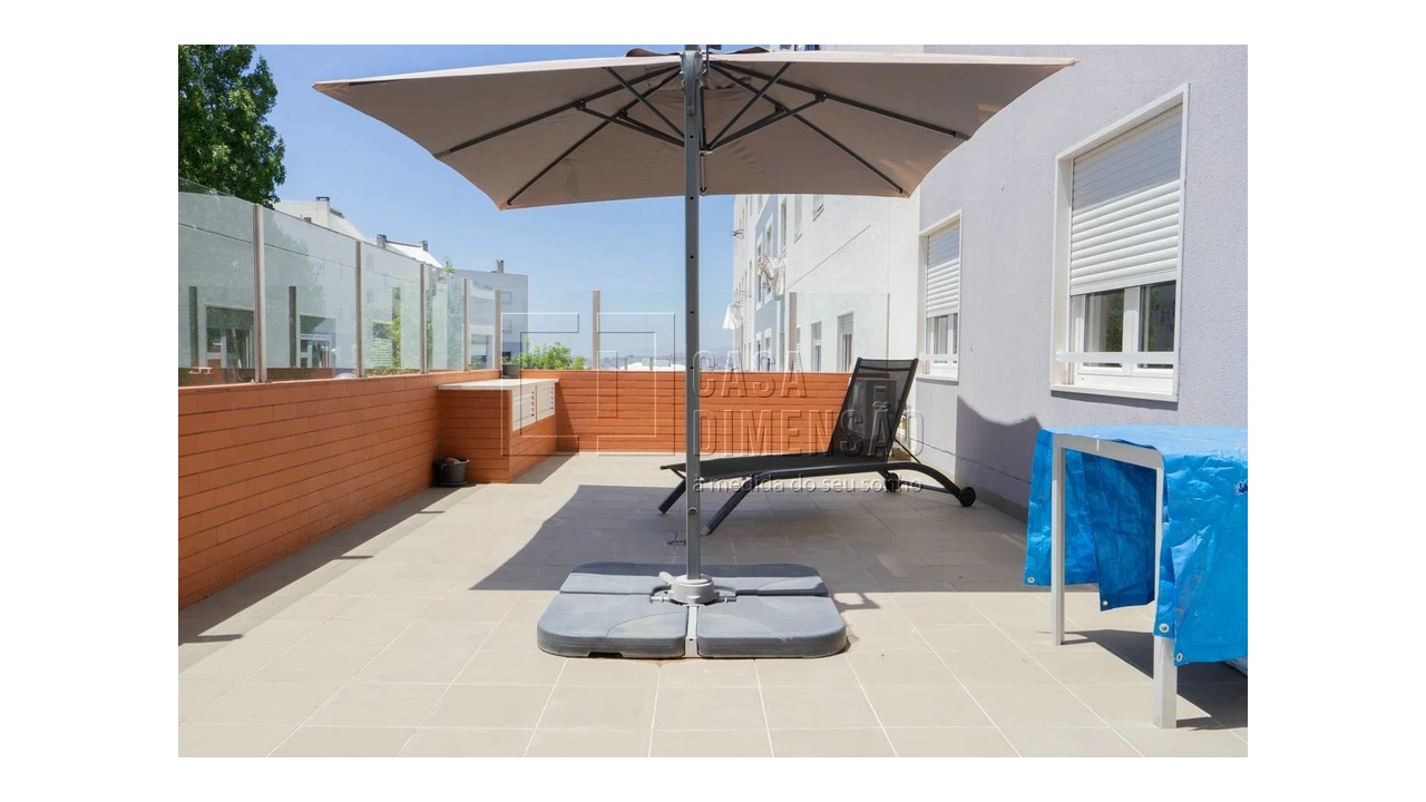 Apartamento T1 para Venda em Carnaxide e Queijas Foto 49