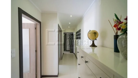 Apartamento T1 para Venda em Carnaxide e Queijas