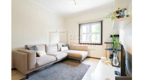 Apartamento T1 para Venda em Carnaxide e Queijas
