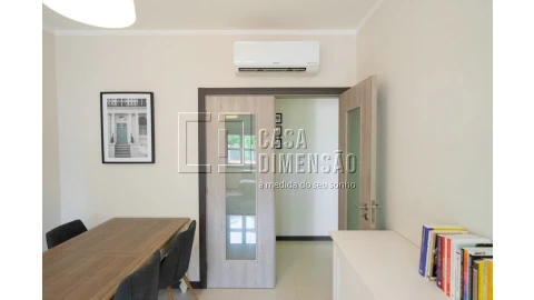 Apartamento T1 para Venda em Carnaxide e Queijas