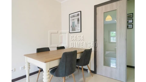 Apartamento T1 para Venda em Carnaxide e Queijas