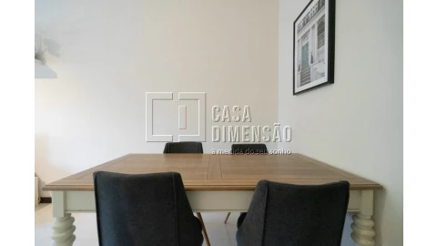 Apartamento T1 para Venda em Carnaxide e Queijas