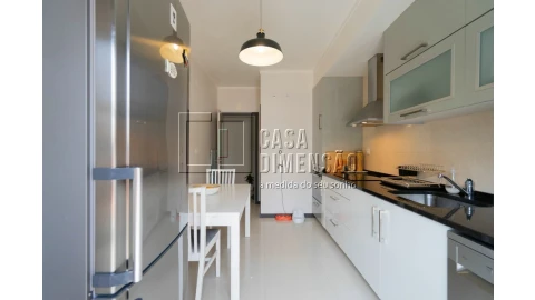 Apartamento T1 para Venda em Carnaxide e Queijas