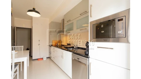 Apartamento T1 para Venda em Carnaxide e Queijas