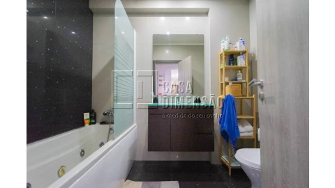 Apartamento T1 para Venda em Carnaxide e Queijas