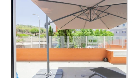 Apartamento T1 para Venda em Carnaxide e Queijas