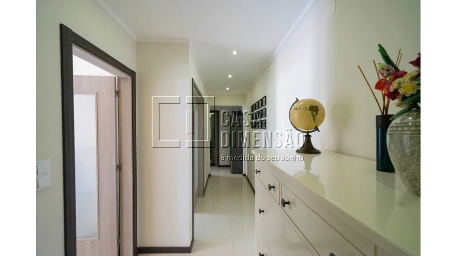 Apartamento T1 para Venda em Carnaxide e Queijas Foto 5