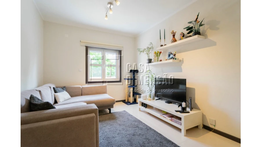 Apartamento T1 para Venda em Carnaxide e Queijas Foto 9