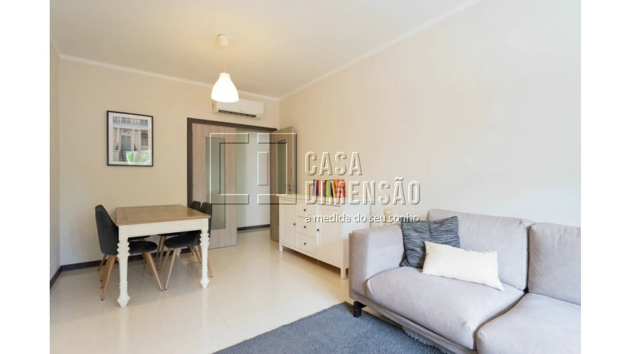 Apartamento T1 para Venda em Carnaxide e Queijas Foto 13
