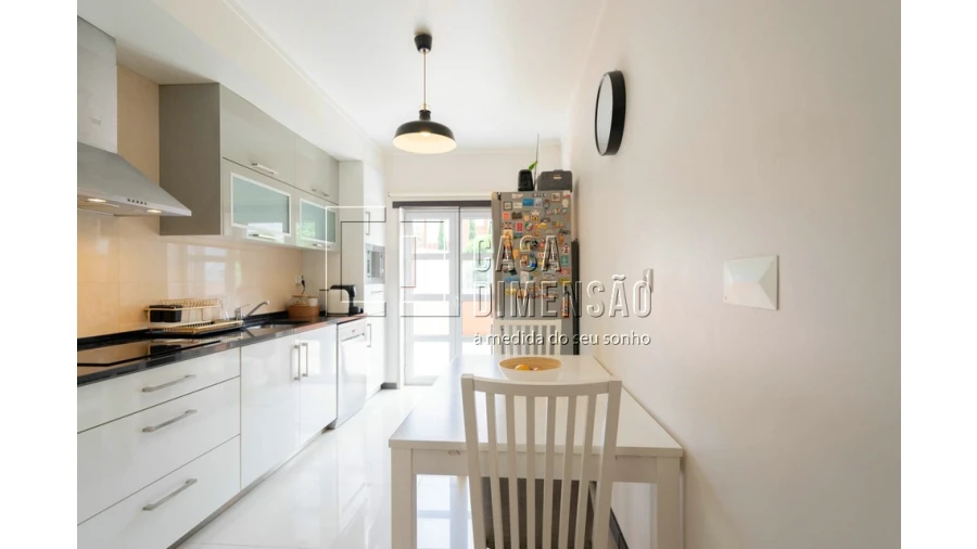 Apartamento T1 para Venda em Carnaxide e Queijas Foto 22