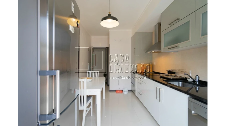 Apartamento T1 para Venda em Carnaxide e Queijas Foto 30