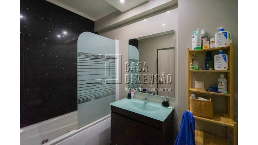 Apartamento T1 para Venda em Carnaxide e Queijas Foto 45