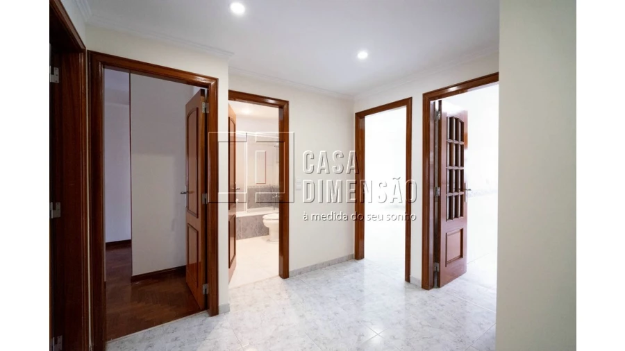 Apartamento T2 para Venda em Barcarena Foto 3